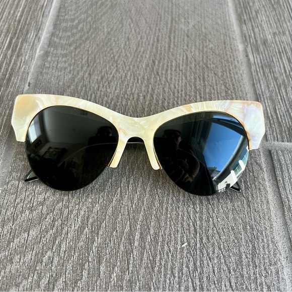 Victoria Beckham CAT 3 VBS91 C8 E Green Lens Beige Marble Sunglasses main image 10
